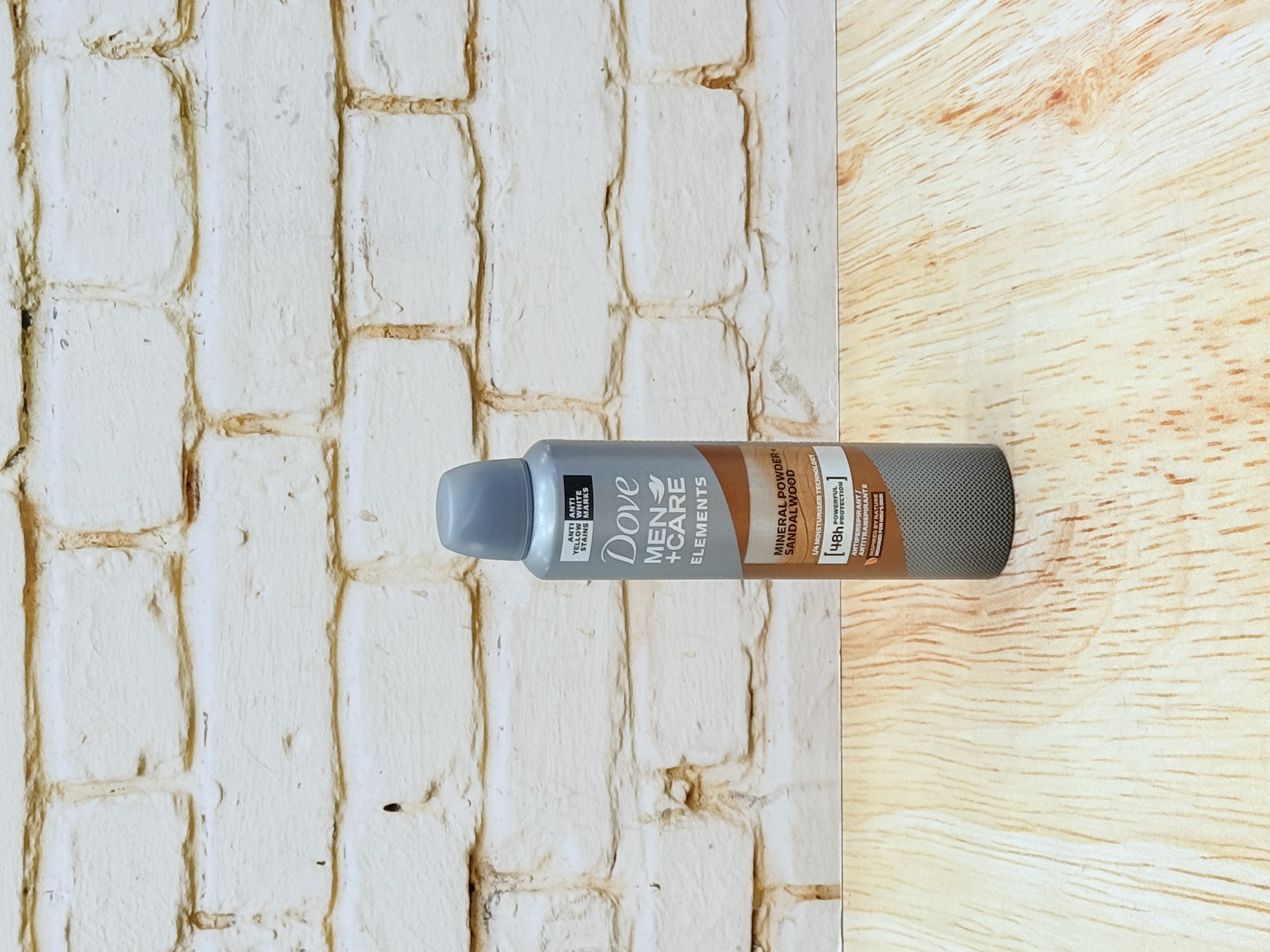 اسپری برند Doveرایحه MINERAL POWDER SANDALWOOD